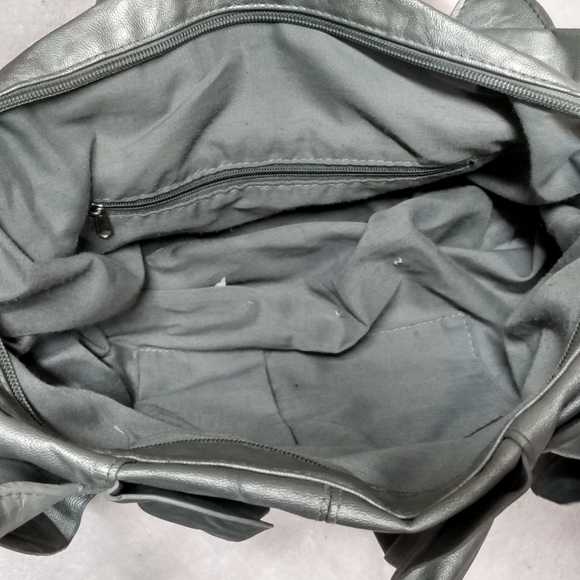 Metallic silver handbag - Picture 2 of 3